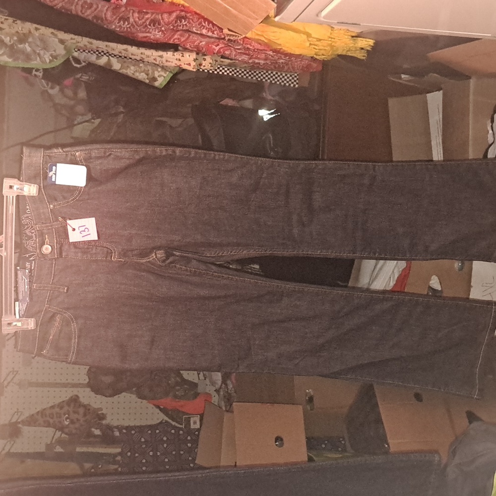 #137 Wrangler q baby womens jeans 30(9) x 30 mid rise